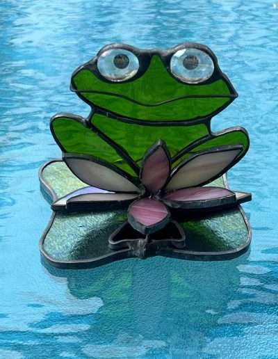 Stained Glass Sitting Frog